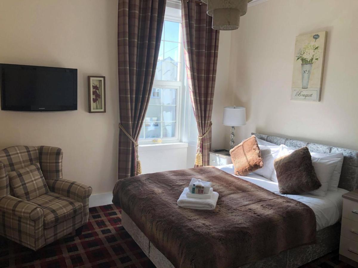 Haughton Arms Hotel Alford  Bagian luar foto