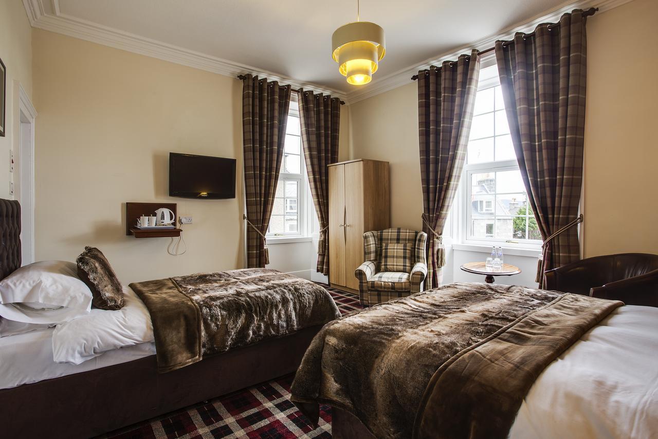 Haughton Arms Hotel Alford  Bagian luar foto